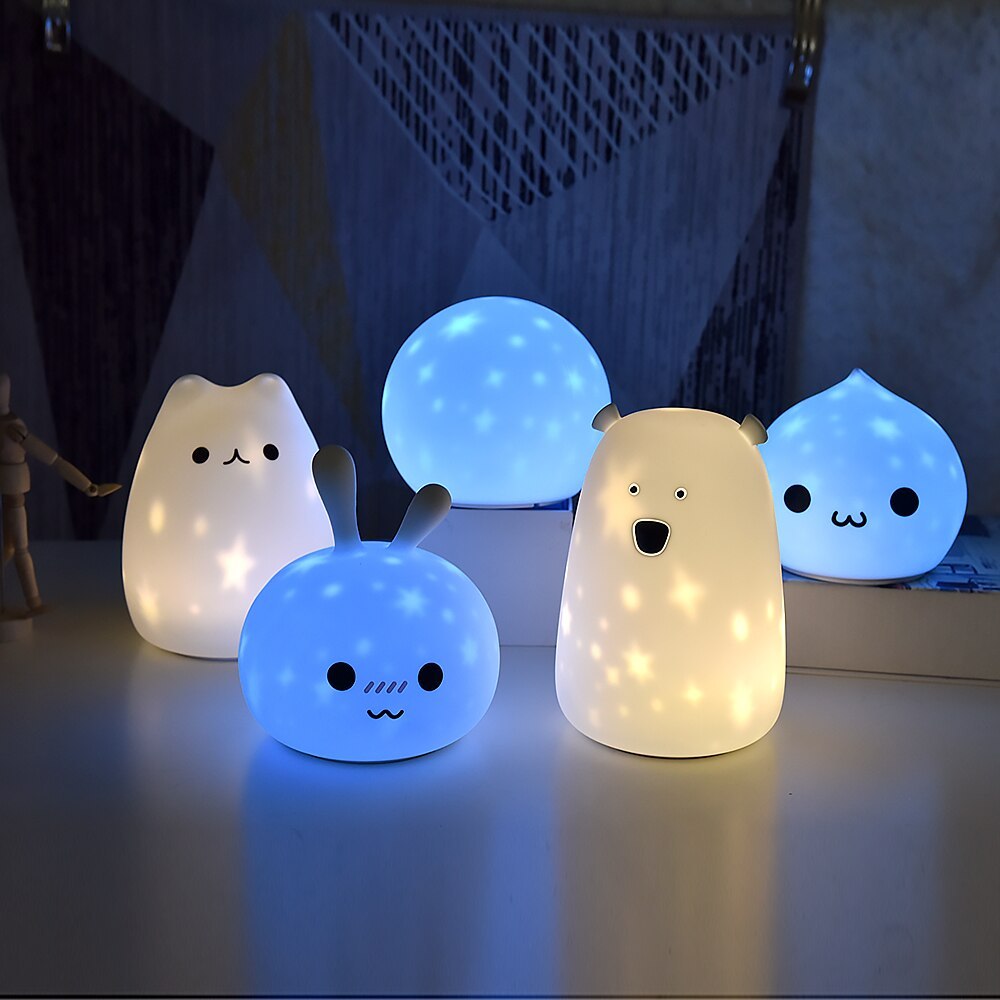 Veilleuse LED en Silicone : Projection de Lumière Douce pour une Ambiance Chaleureuse - AstralLuminance