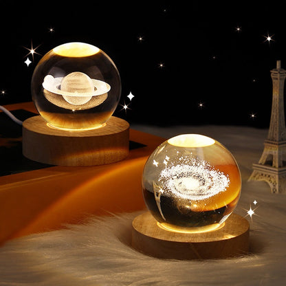 Boule de Cristal Lumineuse : Lumière d’Ambiance Unique avec Projection Éclatante AstralLuminance
